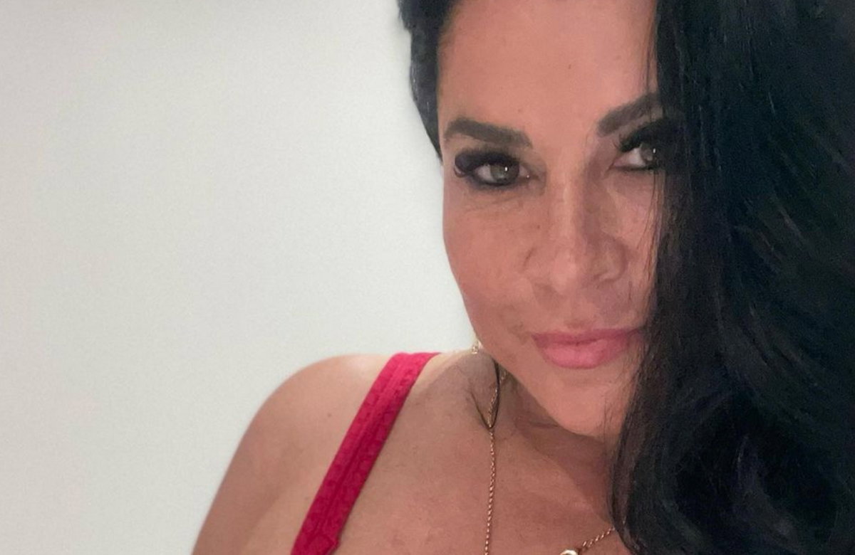 Iris Klein lächelt auf Selfie