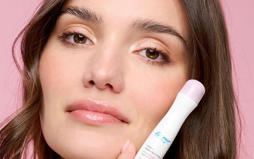Anti-Aging: Dieser Roll-on glättet geschwollene Augen sofort 