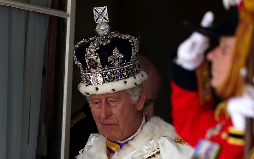 König Charles III. im Buckingham Palast.
