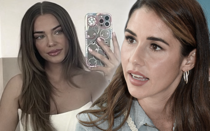 Laura Maria Rypa mit einem Handy in der Hand, Sarah Engels guckt geschockt