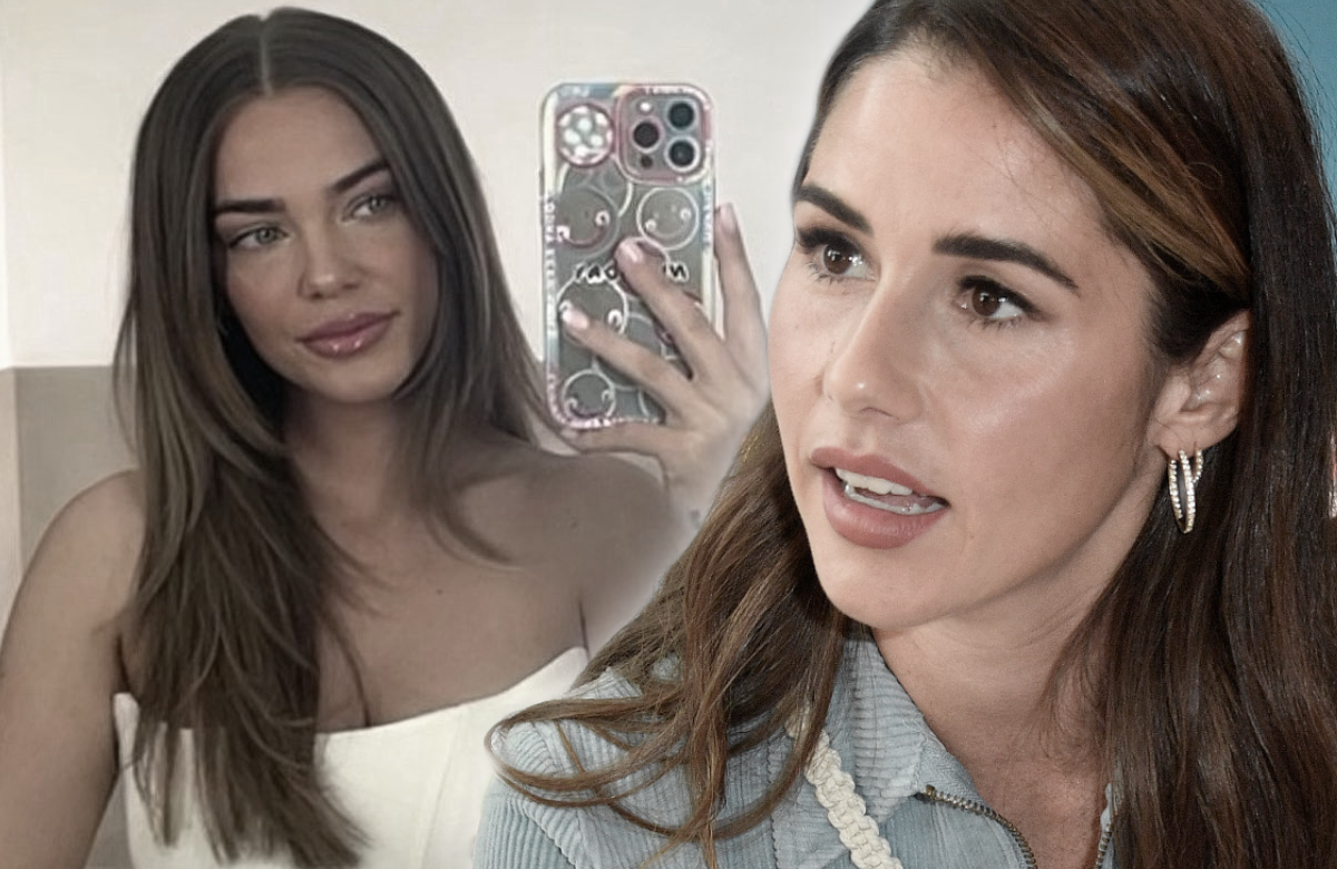 Laura Maria Rypa mit einem Handy in der Hand, Sarah Engels guckt geschockt