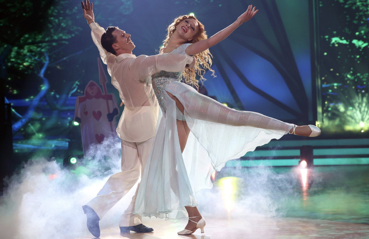 Anna Ermakova und Valentin Lusin tanzen im "Let's Dance" Finale.