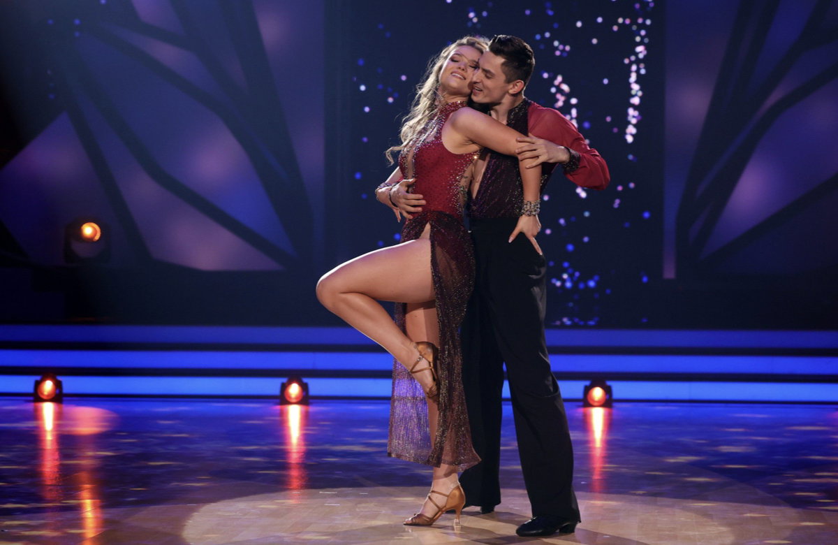 Julia Beautx und Zsolt Sándor Cseke tanzen im Finale von "Let's Dance".