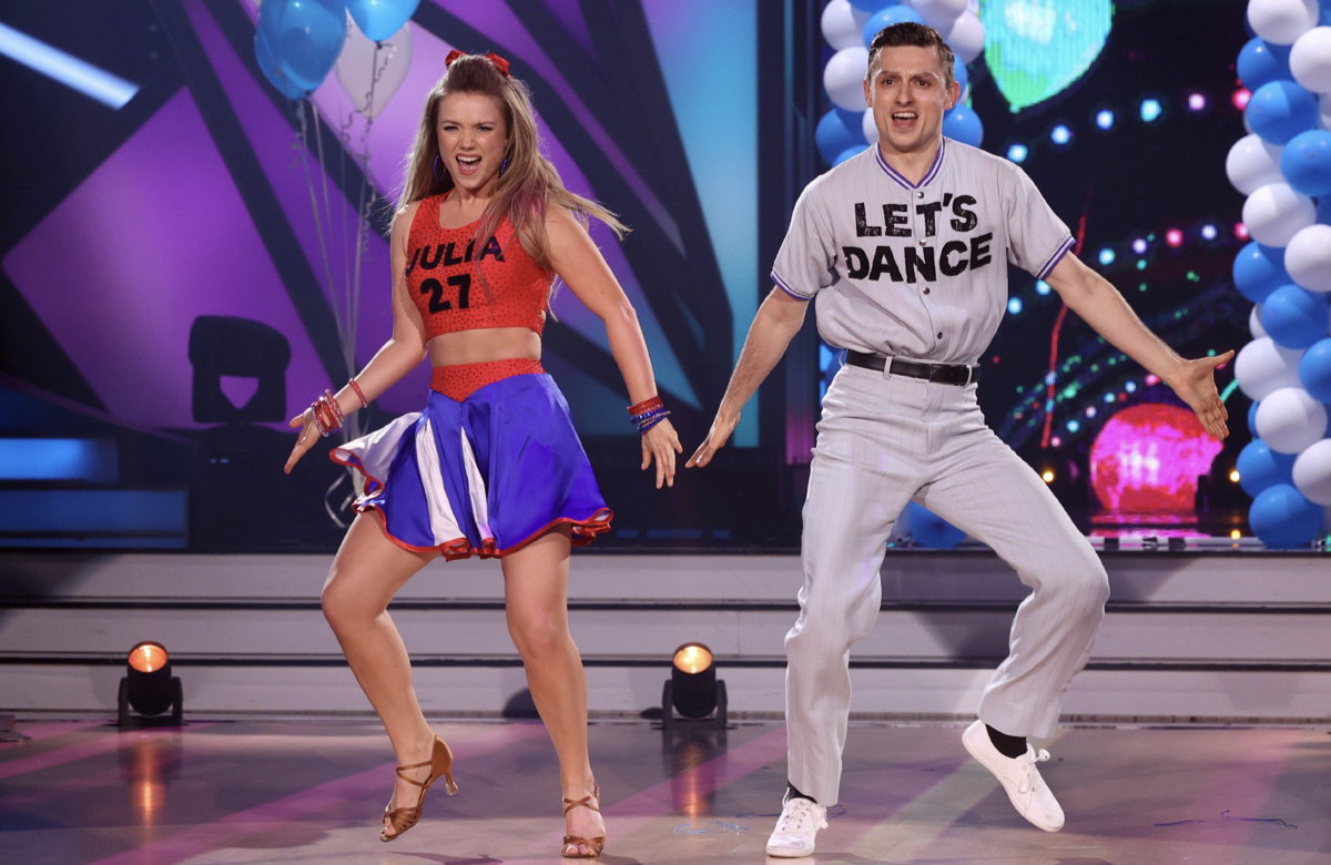 Julia Beautx und Zsolt Sándor Cseke in Show 11 bei "Let's Dance"