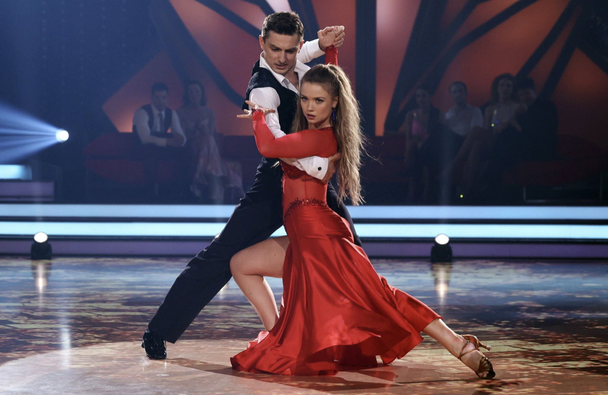 Julia Beautx und Zsolt Sándor Cseke tanzen Tango bei "Let's Dance"