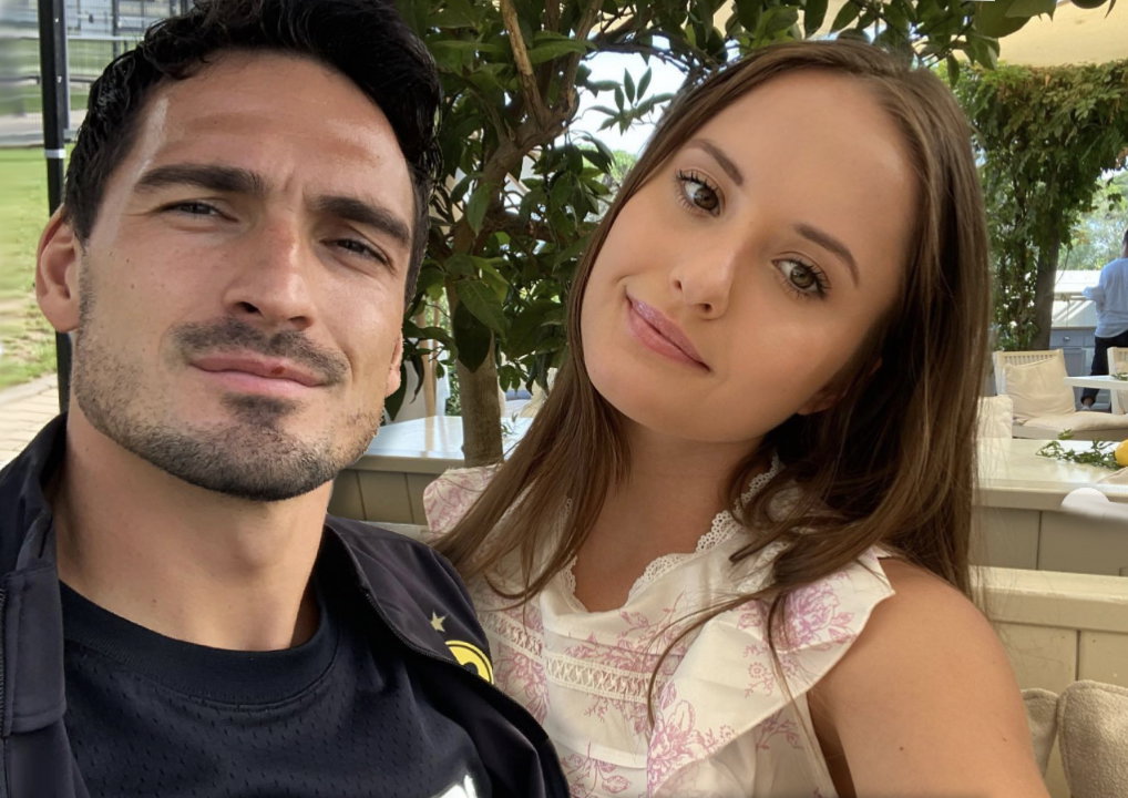 Mats Hummels und Davina Geiss machen ein Selfie