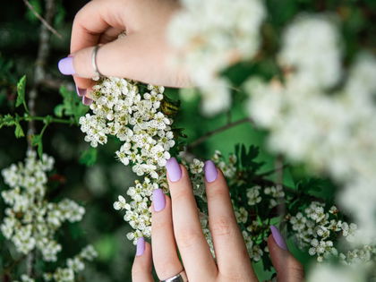 Maniko Nails im OK!-Test: Unsere Erfahrung mit dem UV-Nagellack zum Aufkleben