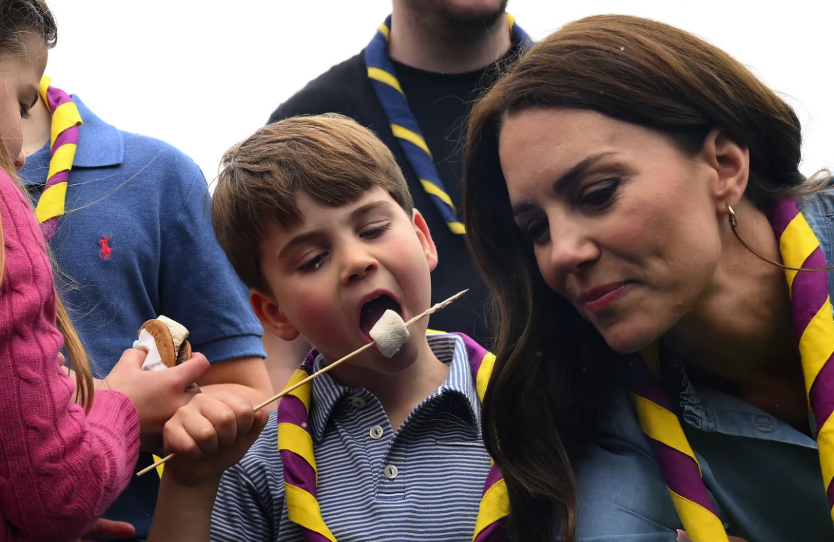 Prinz Louis und Prinzessin Kate beim Marshmallow-Grillen.
