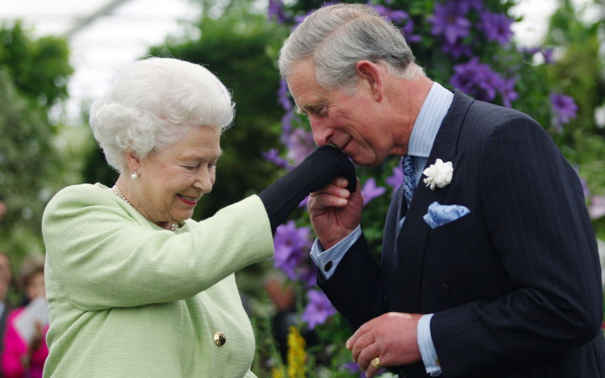 Queen Elizabeth II. und König Charles III.