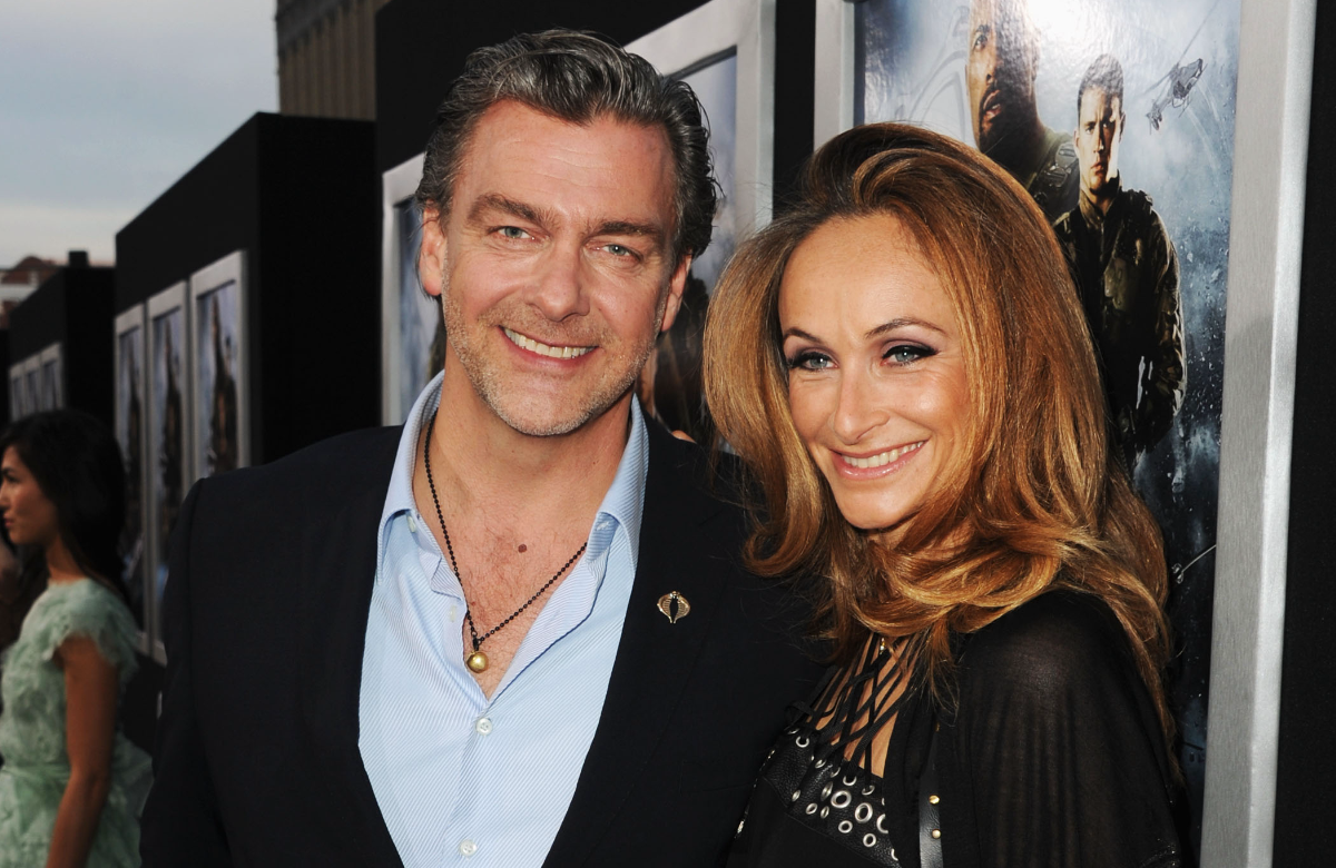 Ray Stevenson und Elisabetta Caraccia glücklich