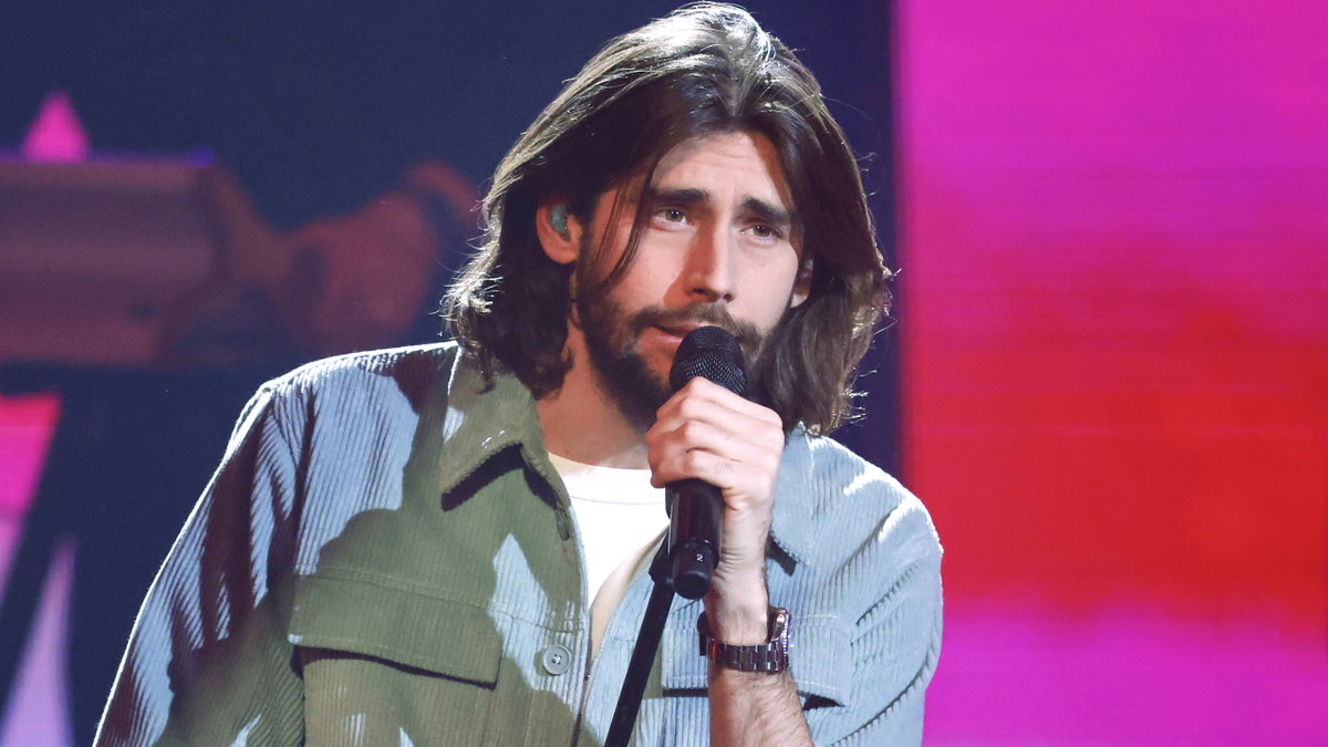 "The Voice Kids"-Coach Alvaro Soler singt