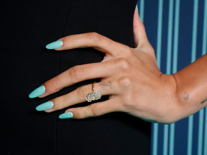 Nagellack-Trend: "Glazed Nails à la Tiffany & Co." sind laut Hailey Bieber angesagt