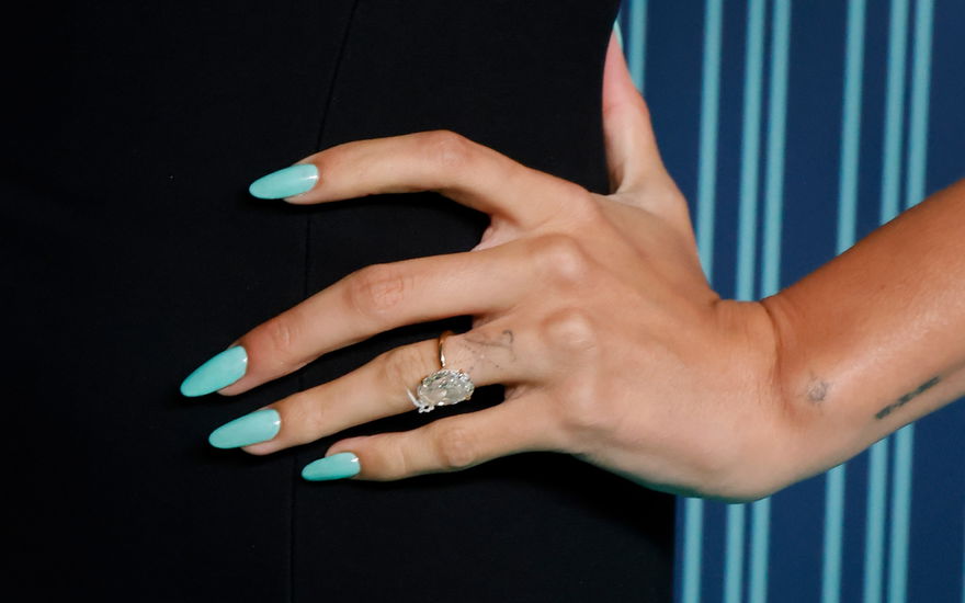 Nagellack-Trend: "Glazed Nails à la Tiffany & Co." sind laut Hailey Bieber angesagt 