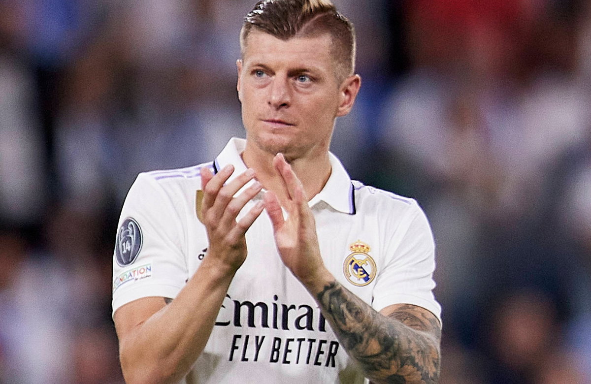 Toni Kroos klatscht