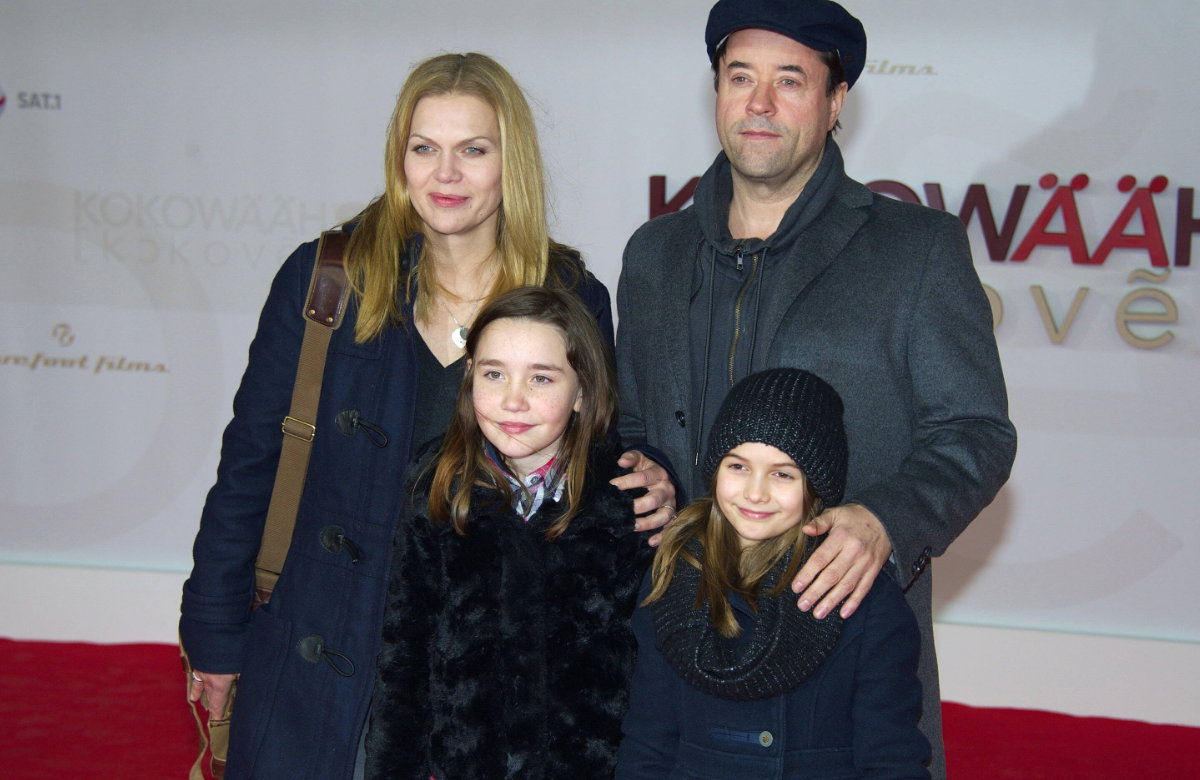 Anna Loos und Jan Josef Liefers mit ihren Töchtern Lilly und Lola