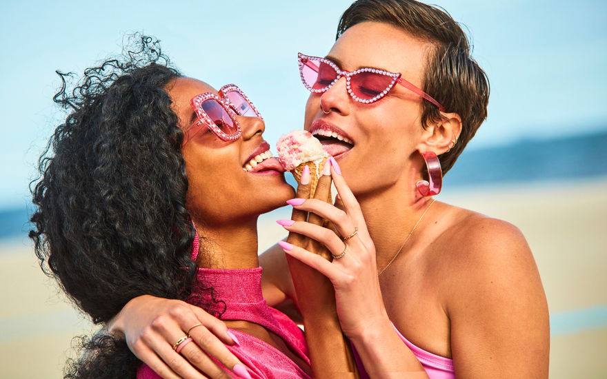 Nagellack-Trend 2023: Barbiecore Nails sind DER Sommer-Look 