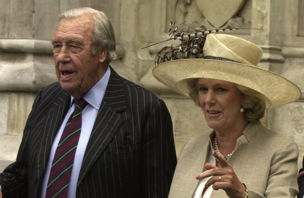 Bruce Shand und seine Tochter Königin Camilla, 2003.