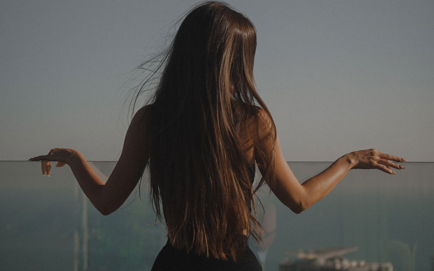 Haarpflege: Dieser Leave-in-Conditioner verwandelt strohiges Haar in Seide