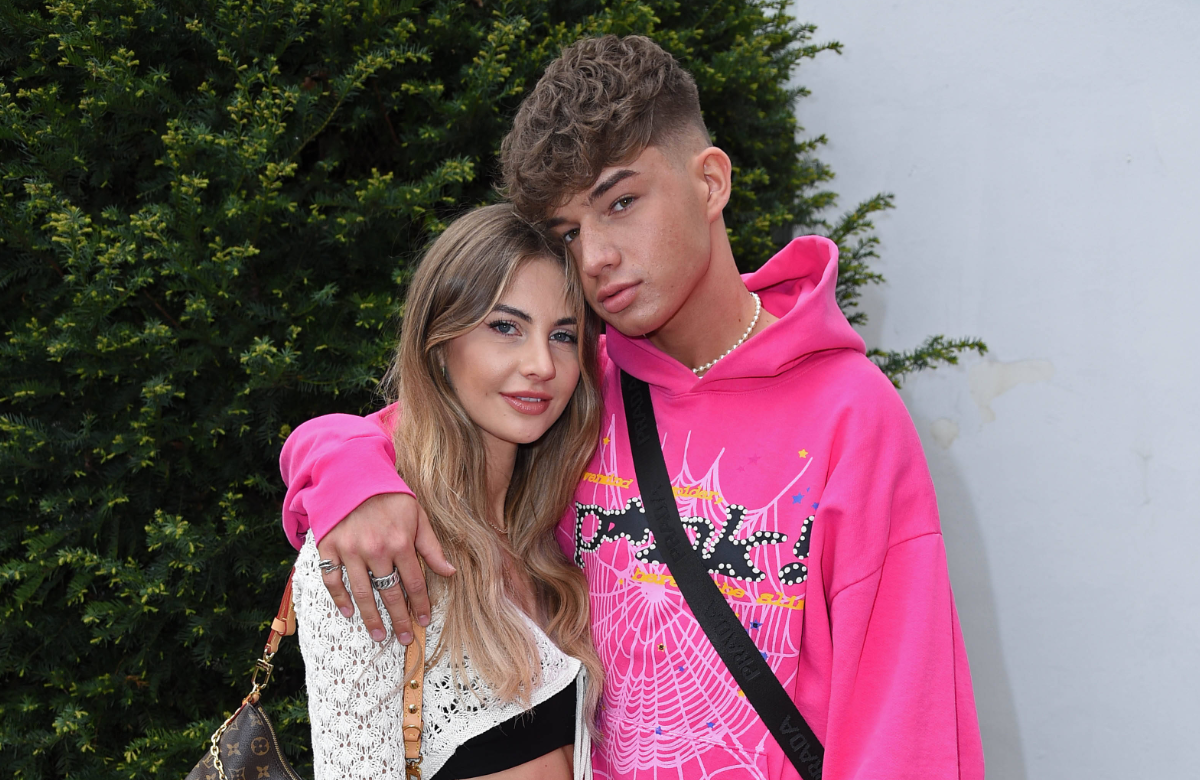 Yasmin Vogt und Garry Secret posieren zusammen