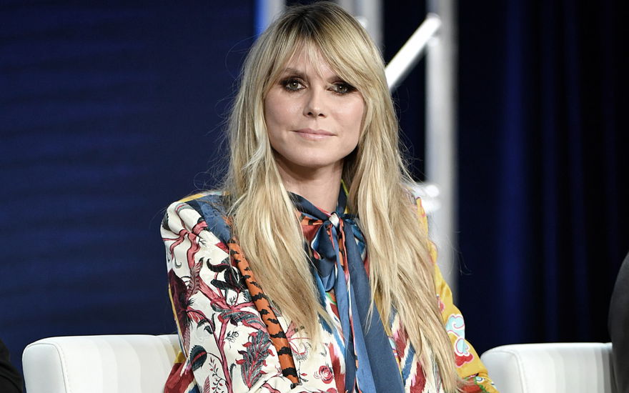 Heidi Klum guckt ernst