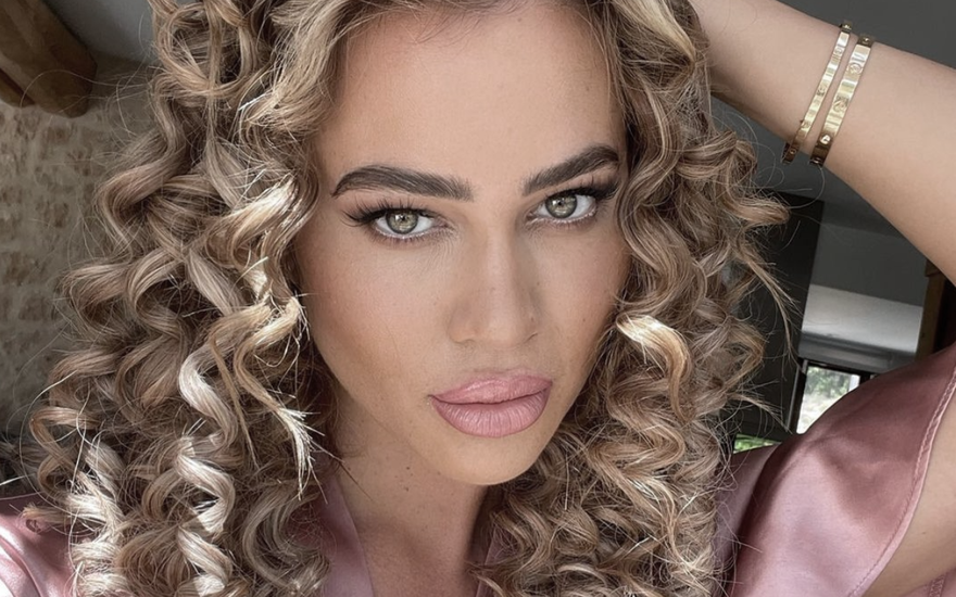 Jessica Haller mit Locken