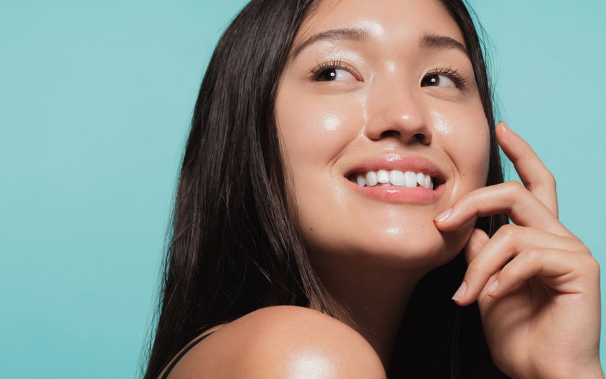 Make-up-Trend 2025: Dieser 4-Euro-Primer ist so leicht wie Schaum