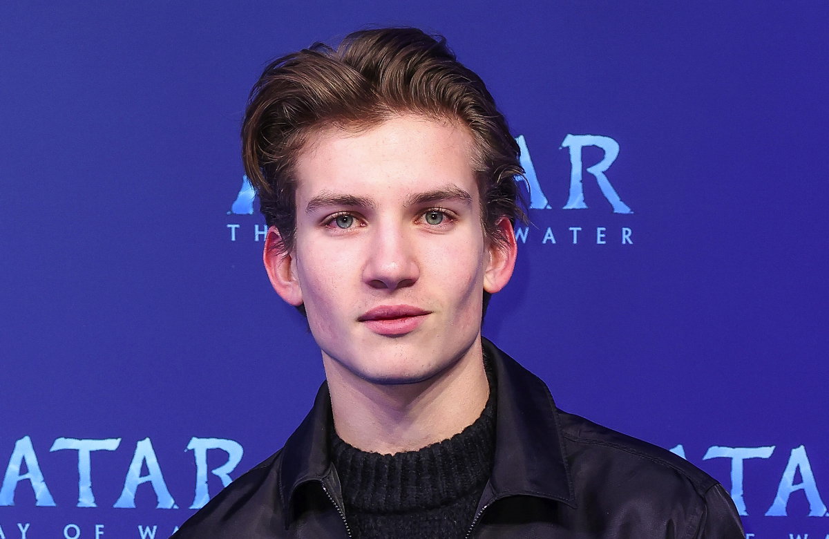 Schauspieler Luke Matt Röntgen bei einer Premiere.