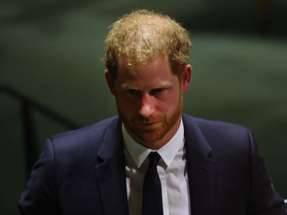 Prinz Harry: Beauty-Eingriff oder Photoshop? Er zeigt sich mit vollem Haar