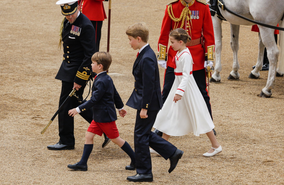 Prinz Louis, Prinz George und Prinzessin Charlotte bei der Parade.