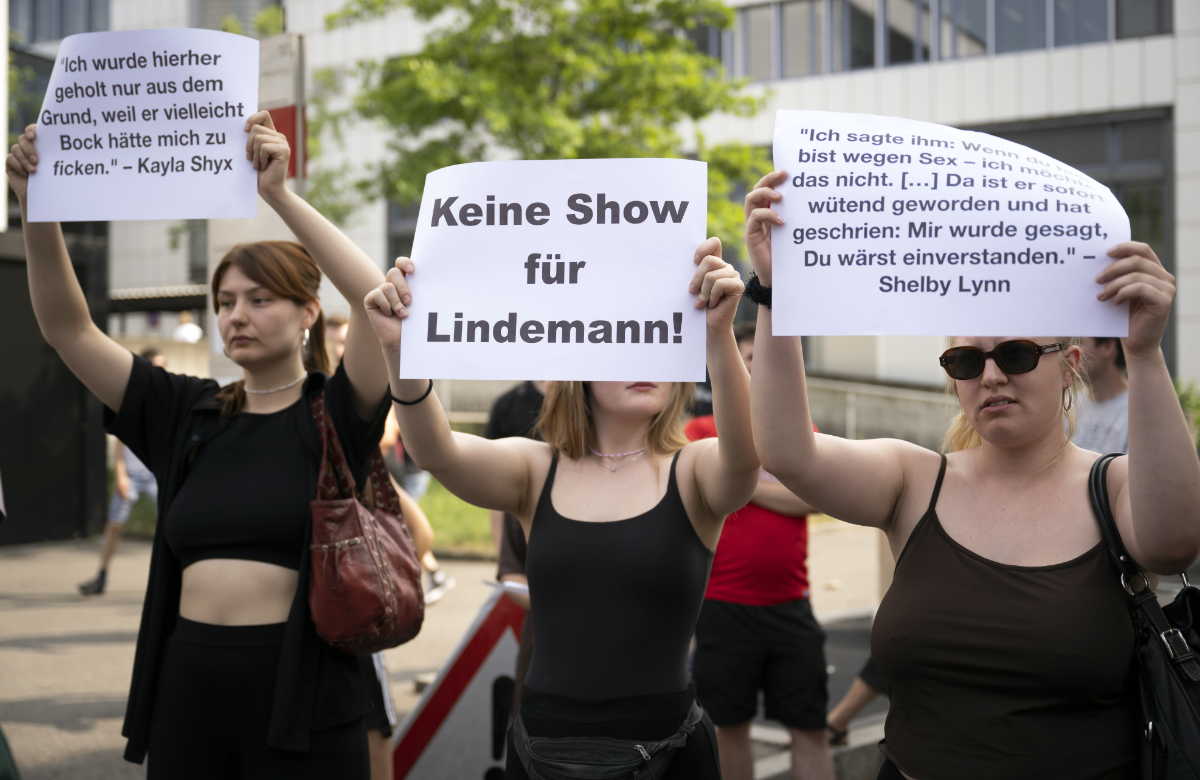 Rammstein Till Lindemann - Proteste "Keine Show für Lindemann"
