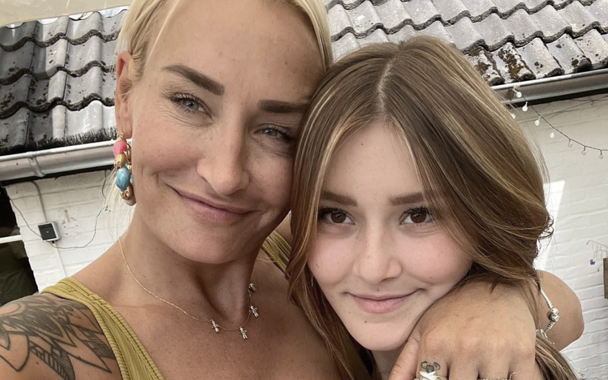 Sarah Connor und Summer Terenzi machen ein Selfie