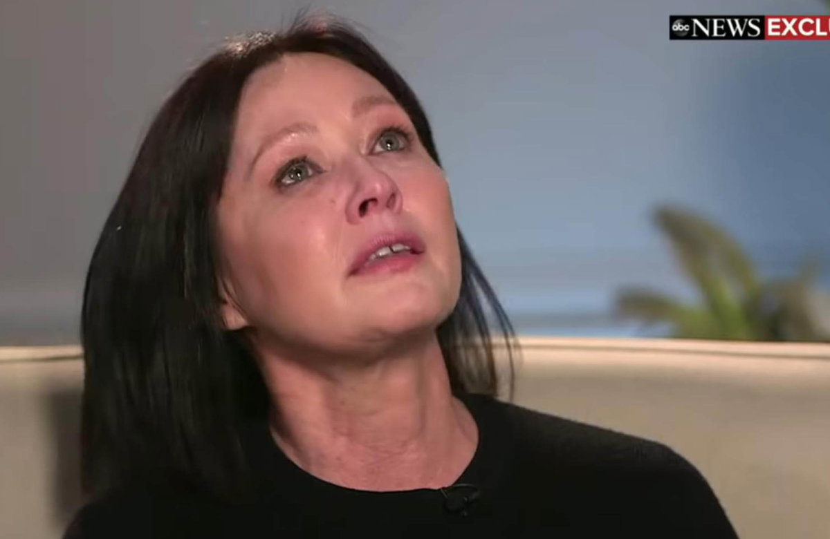 Shannen Doherty weint