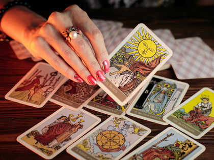 Die Hohepriesterin im Tarot: Was bedeutet die Karte?