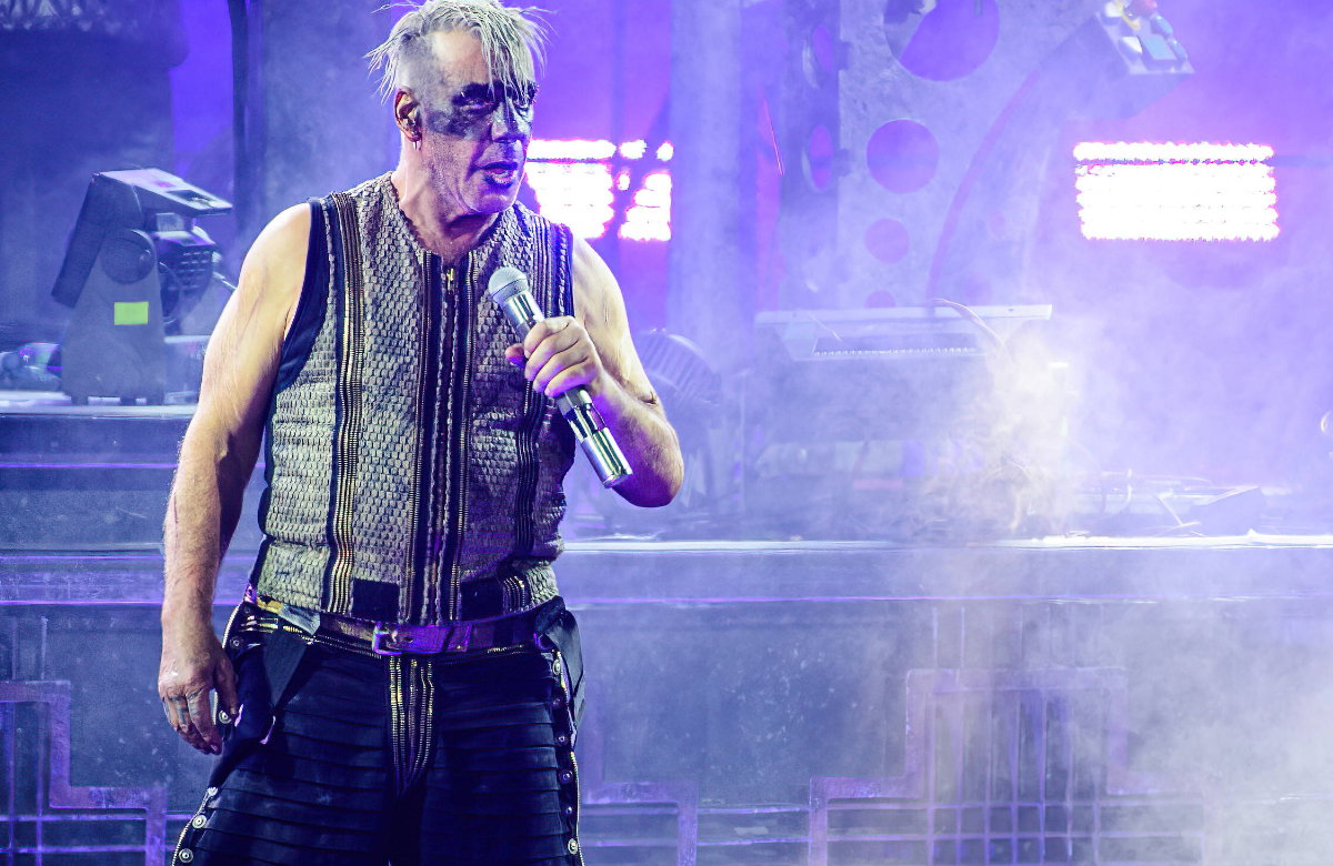 Till Lindemann während eines Rammstein-Konzerts