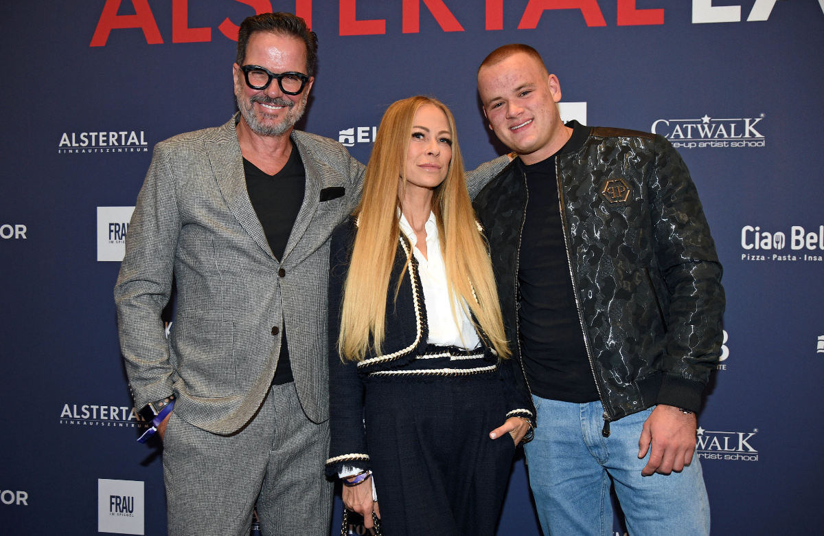 Alex Jolig, Jenny und Paul Elvers posieren zusammen