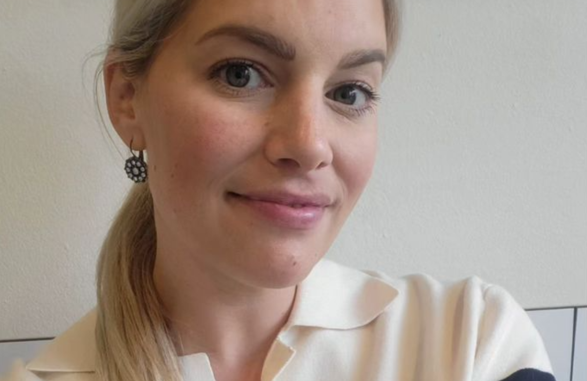 Angelina Kirsch lächelt