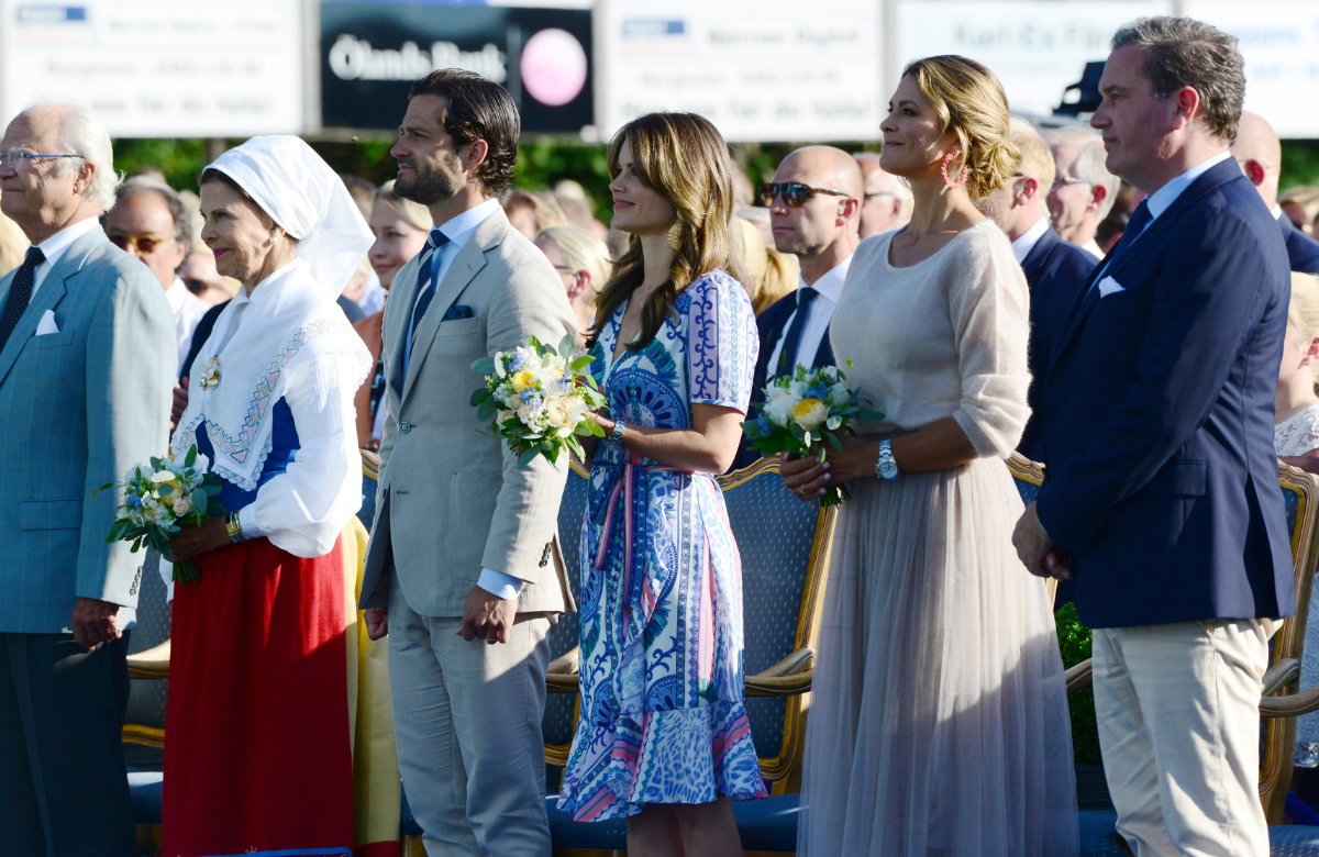 König Carl Gusatf, Königin Silvia, Prinz Carl Philip, Prinzessin Sofia, Prinzessin Madeleine und Chris O'Neill.