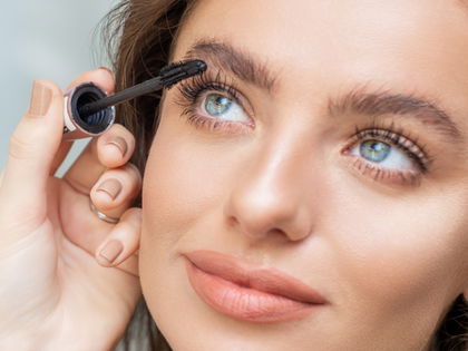 Mascara: Diese Drogerie-Wimperntusche kurbelt das Wachstum an – und ist 20% reduziert