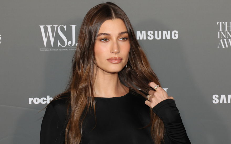 Haarpflege: Auf DIESE 5 Styling-Tools schwören die Stars