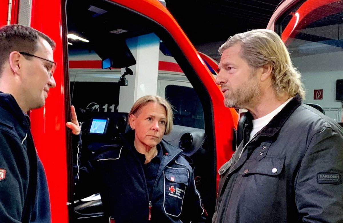 Henning Baum als Rettungssanitäter