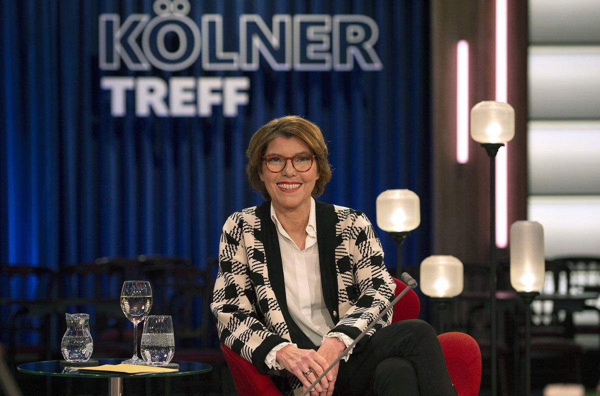Bettina Böttinger im "Kölner Treff"-Studio