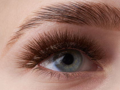 Lange Wimpern: Dieses Wimpernserum sorgt für Rekord-Ergebnisse