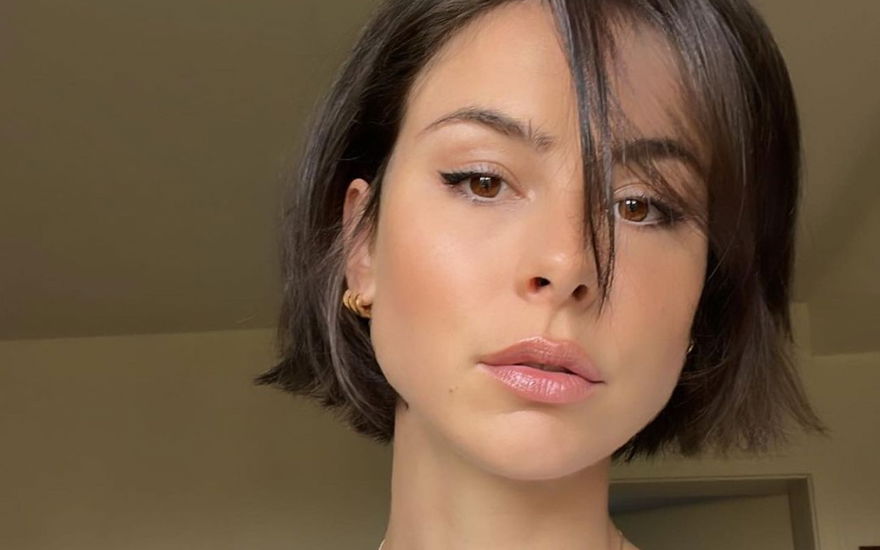 Lena Meyer-Landrut macht ein Selfie mit ihren kurzen Haaren