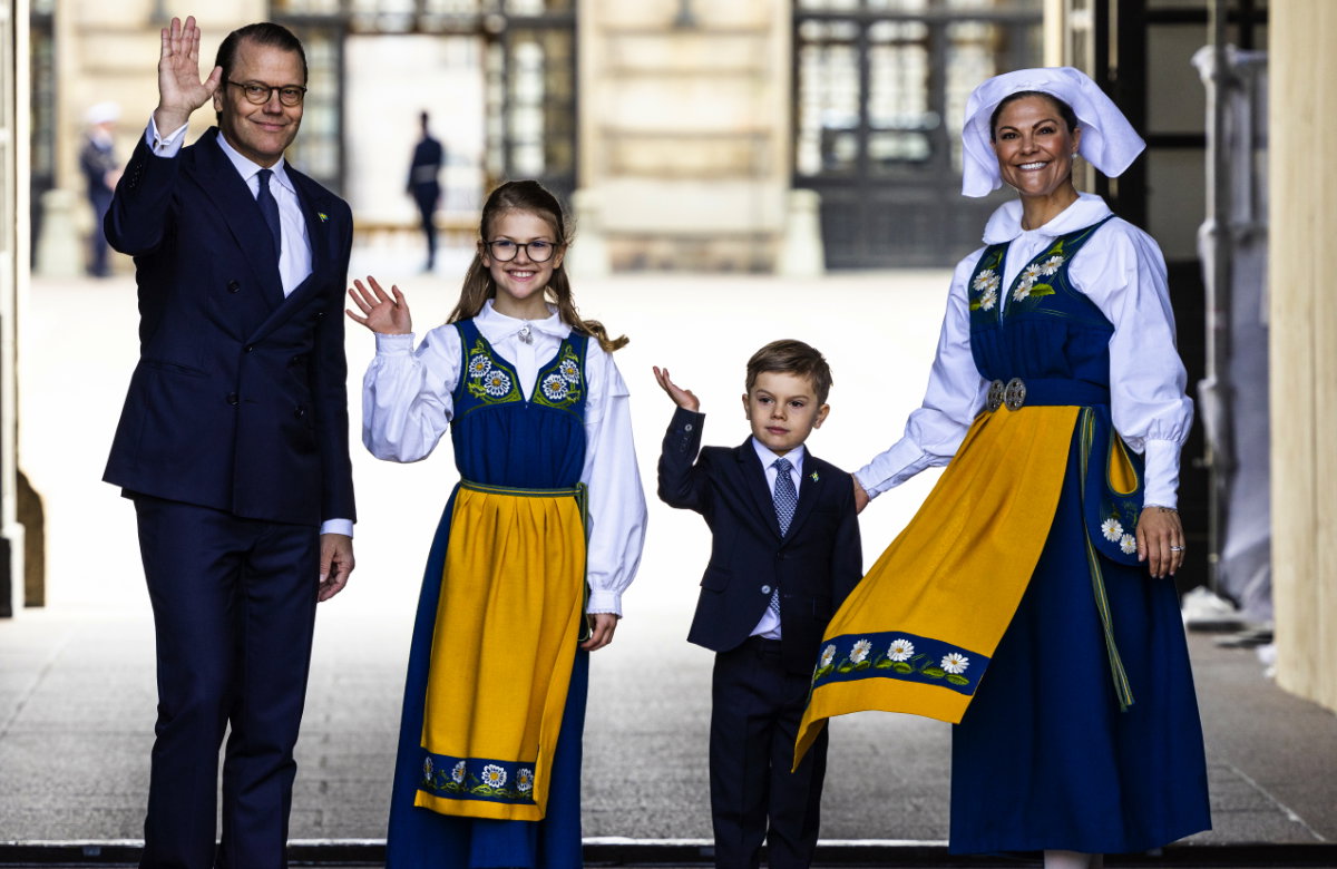 Prinz Daniel und Prinzessin Victoria mit Prinzessin Estelle und Prinz Oscar.