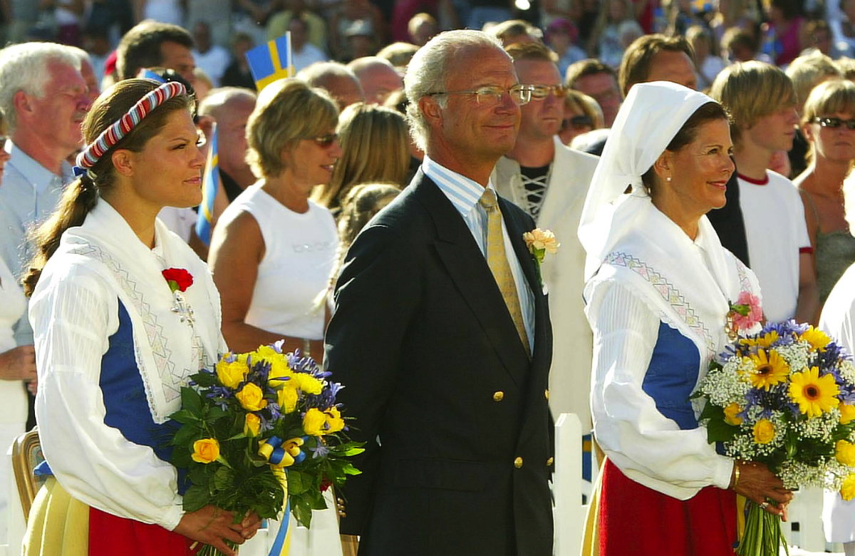 Prinzessin Victoria mit König Carl Gustaf und Königin Silvia.