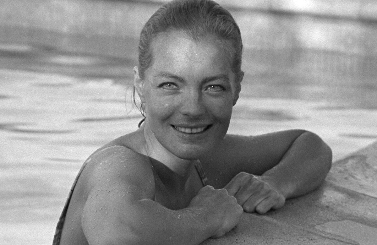 Romy Schneider im Pool