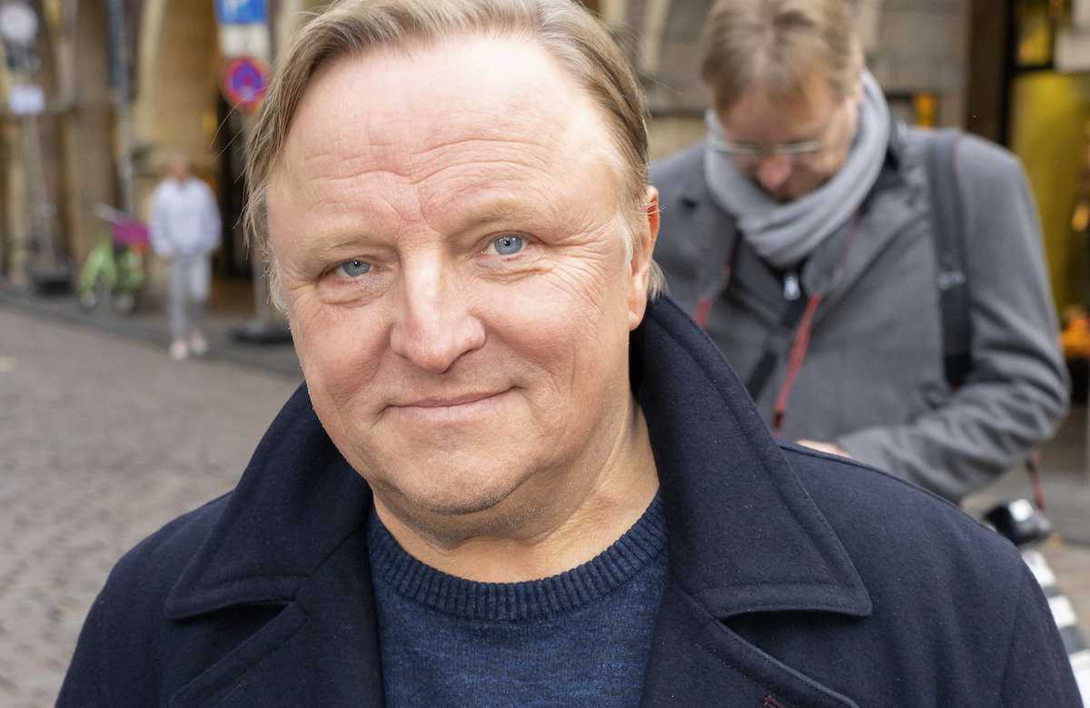 Axel Prahl lächelt in die Kamera