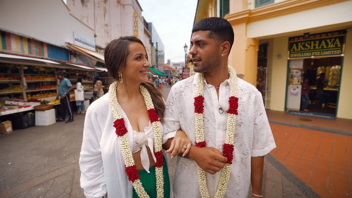 "Die Bachelorette" 2023 Dreamdates: Jennifer Saro Arm in Arm mit Adrian