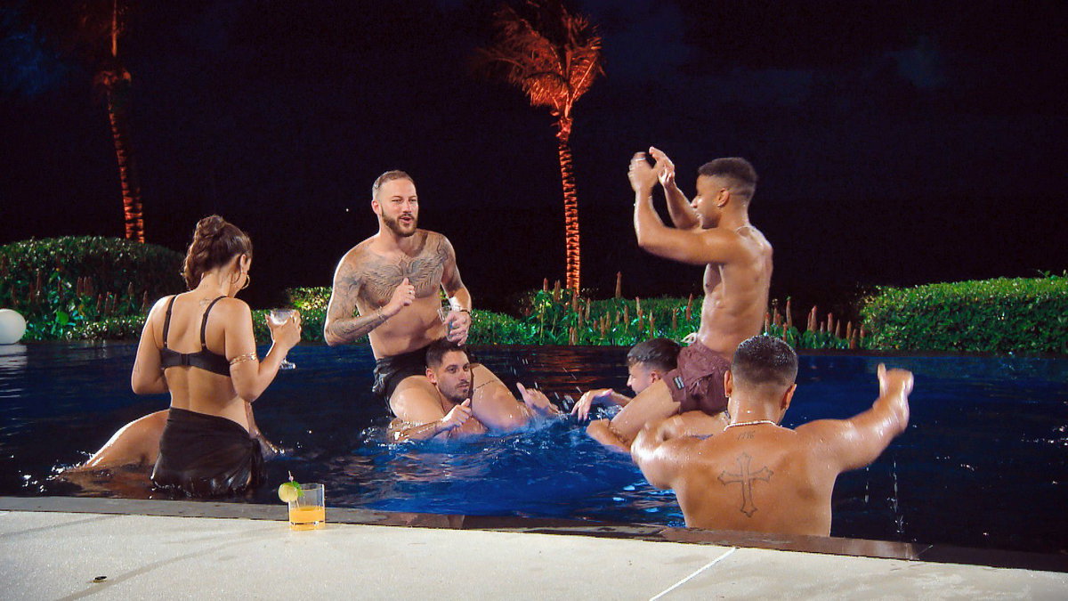 "Die Bachelorette" 2023 - Folge 6 - Poolparty in der Nacht der Rosen