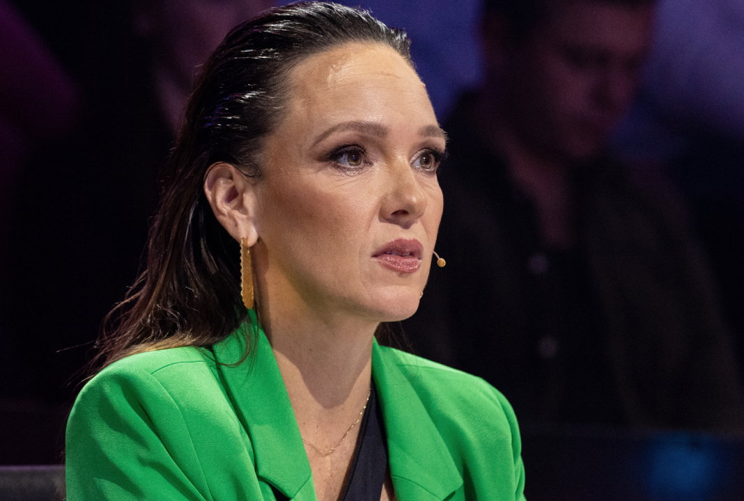 Carolin Kebekus sieht erschrocken aus